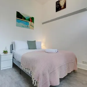 https://the-priory-boutique-1-bed-apartment.yorkshirehotels.net